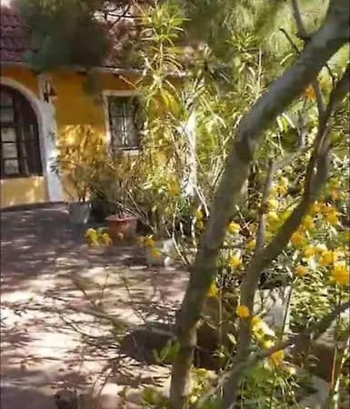 Kertbol A Hegyre Nyaralohaz בית נופש Mindszentkálla